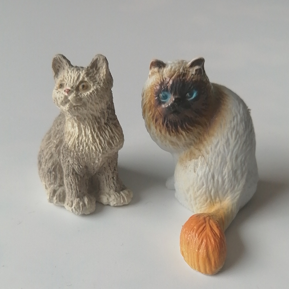 🔷3/$20🔷Cat Miniature Figurines Sandicast Resin (2)